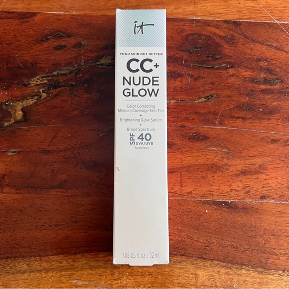 IT Cosmetics CC+ Nude Glow Lightweight Foundation Glow Serum SPF 40 Niacinamide - Picture 2 of 5